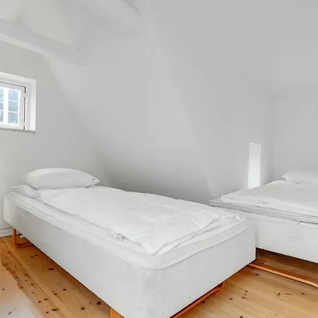 Awesome In N With Wifi And 1 Bedrooms *